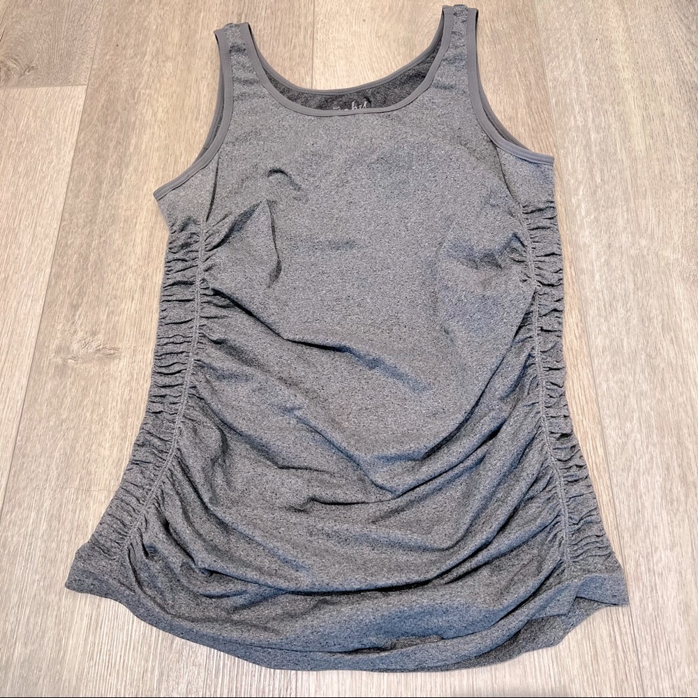 ✨ HOST PICK ✨ Maternity Grey Workout Top - Size M/L